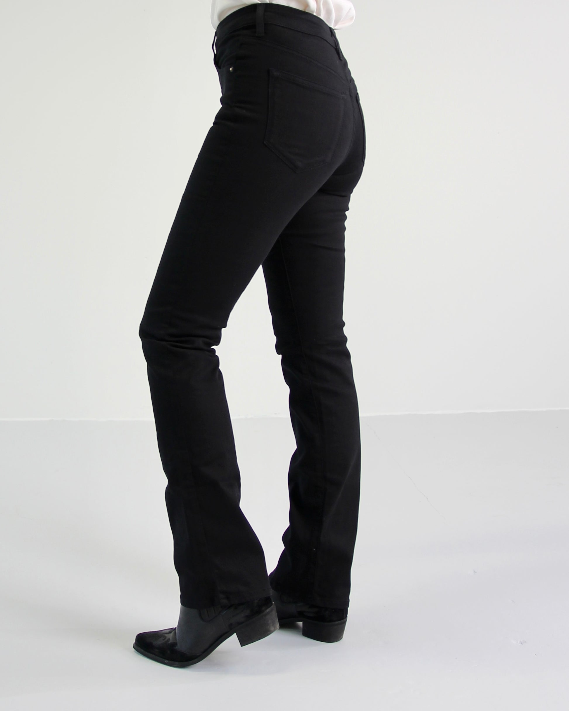VILDE STRAIGHT JEANS - BLACK