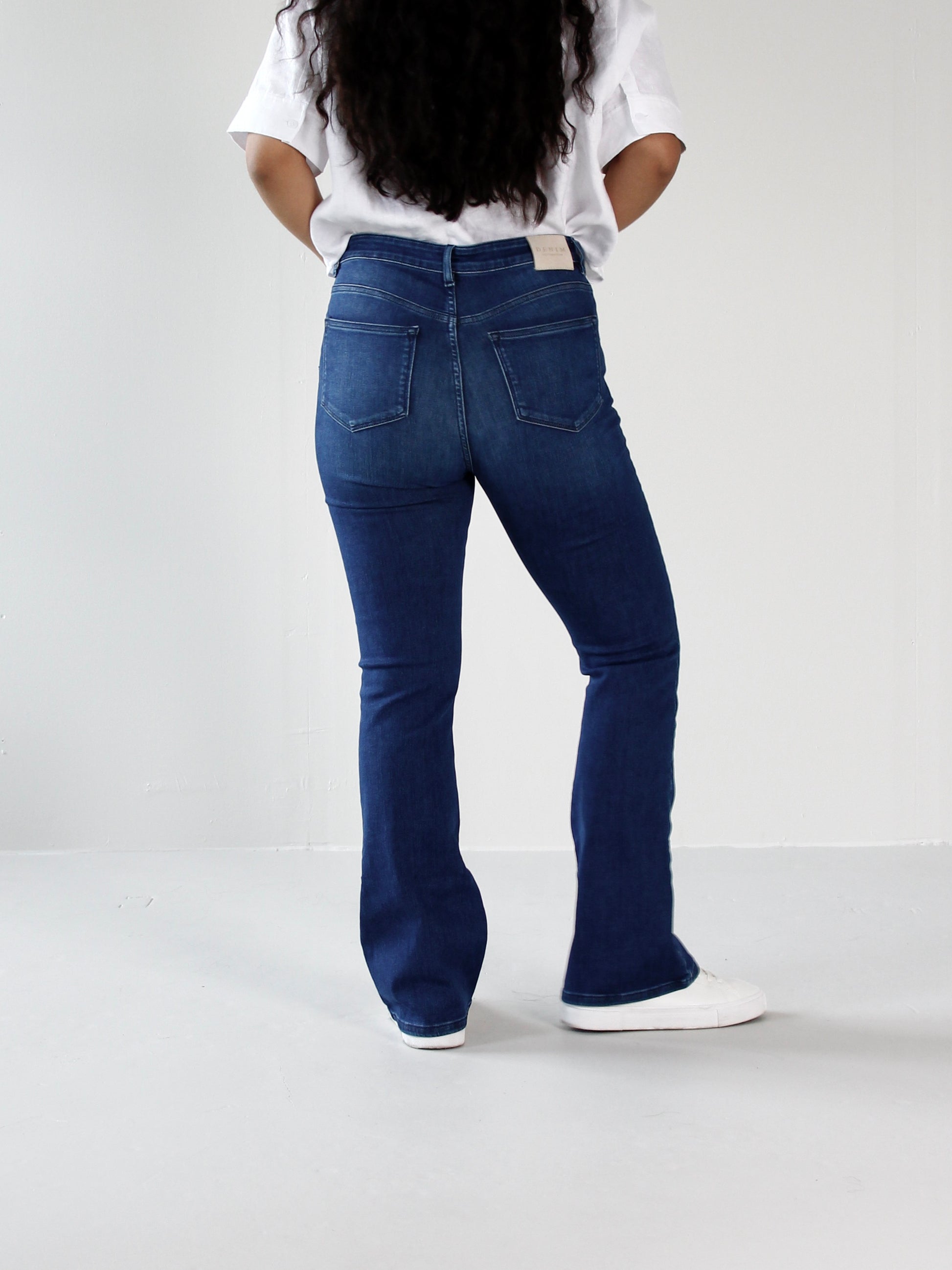 WESLEY JEANS - VELVET BLUE