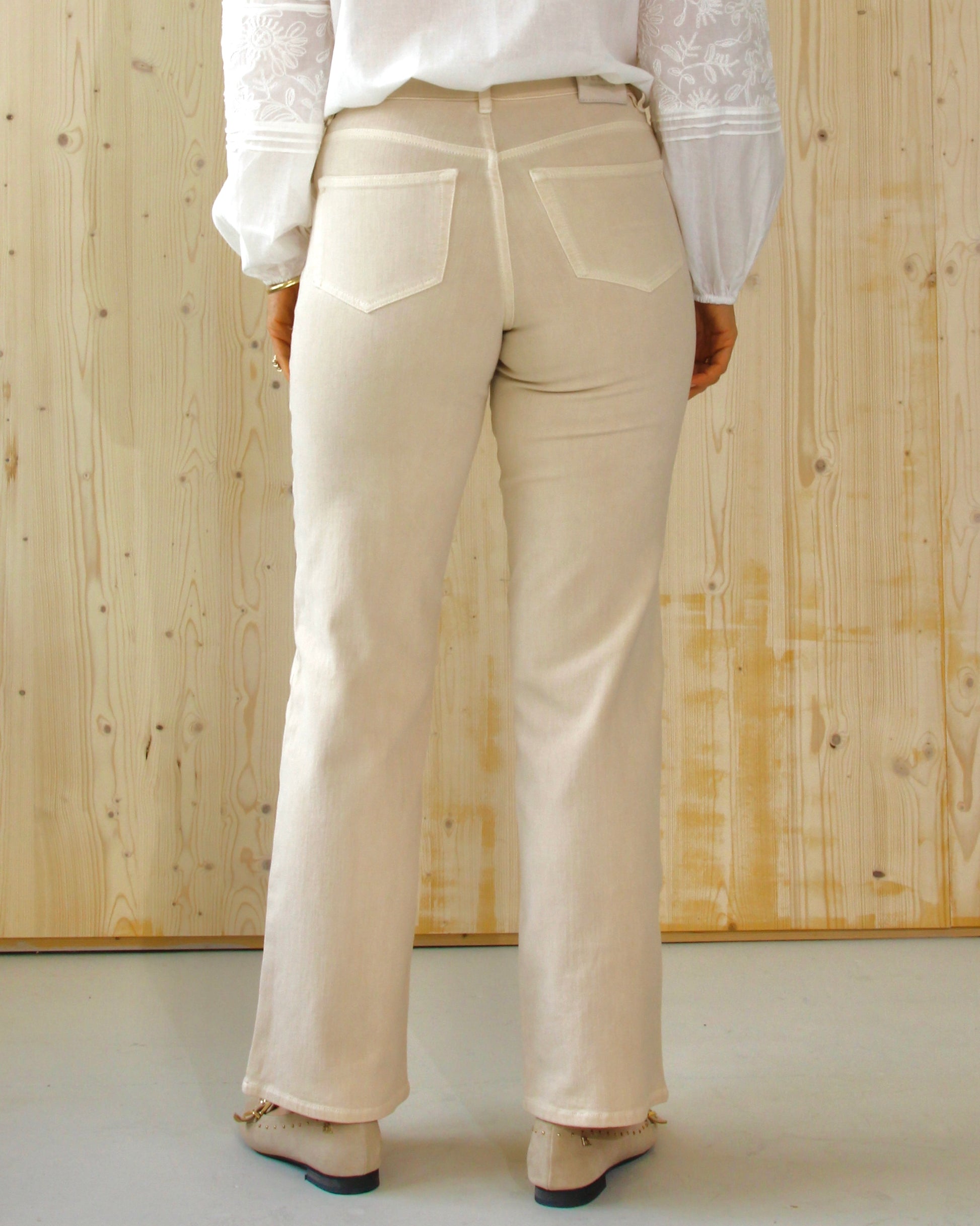 TIARA JEANS - LIGHT SAND