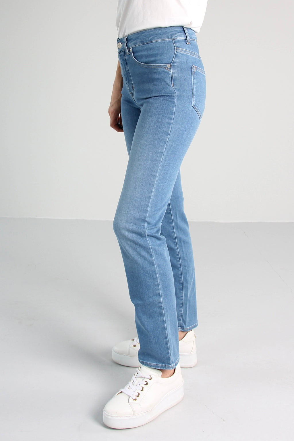 VALLY STRAIGHT JEANS- SEA BLUE