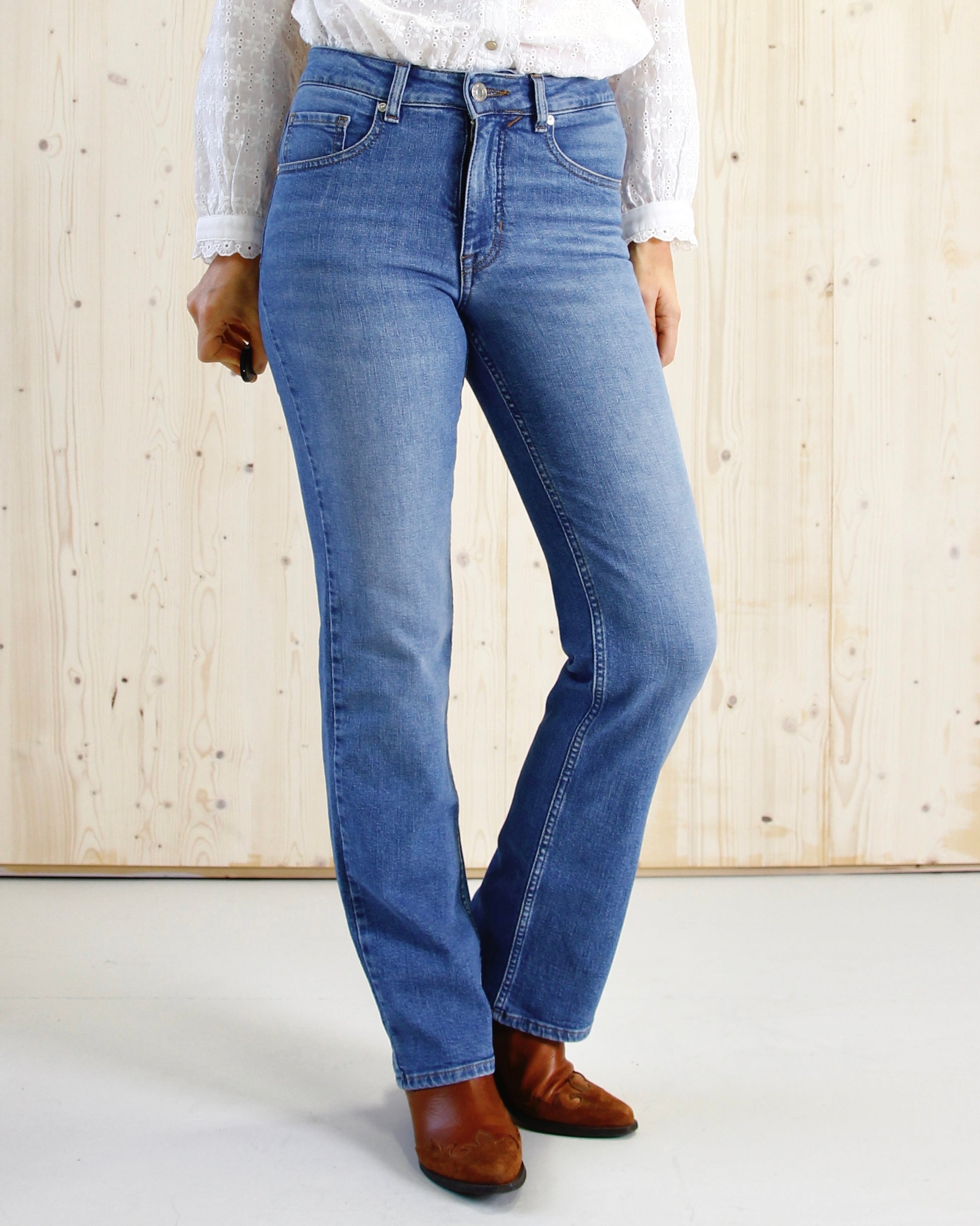 BELLA JEANS - BLUE FROST